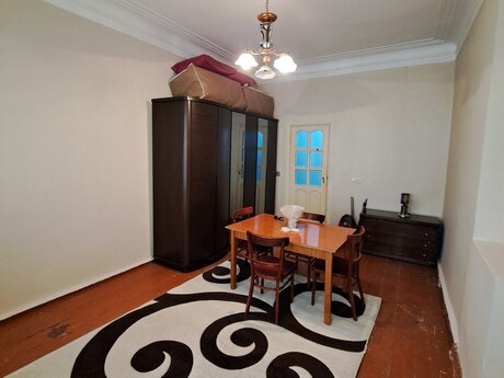 2 otaqlı köhnə tikili - Neftçilər m. - 52 m²