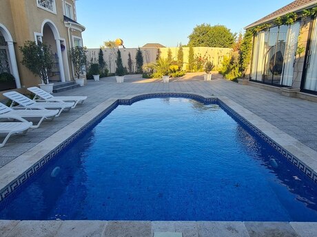4 otaqlı həyət evi/bağ evi - Mərdəkan q. - 220 m²