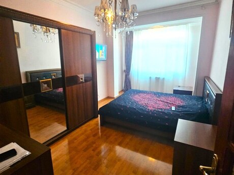 5 otaqlı köhnə tikili - Azadlıq Prospekti m. - 130 m²