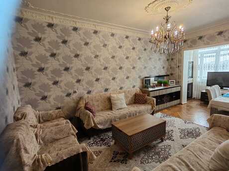 3 otaqlı köhnə tikili - 9-cu mikrorayon q. - 85 m²