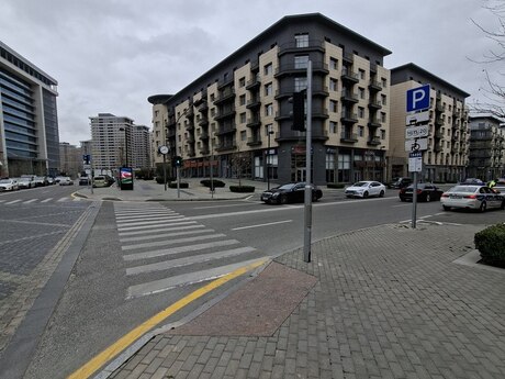 Obyekt - Ağ şəhər q. - 226 m²