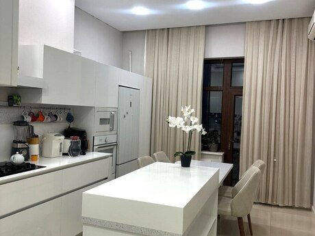 5 otaqlı yeni tikili - Nizami m. - 200 m²