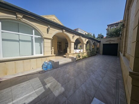 6 otaqlı həyət evi/bağ evi - Badamdar q. - 400 m²