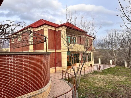 8 otaqlı həyət evi/bağ evi - Şamaxı - 270 m²
