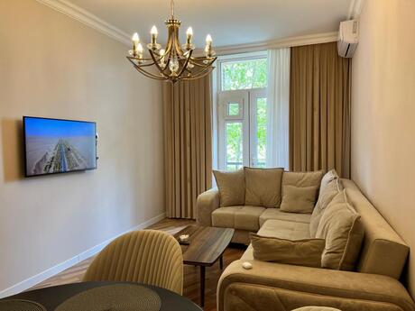 2 otaqlı köhnə tikili - İçəri Şəhər m. - 60 m²
