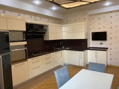 3 otaqlı yeni tikili - Elmlər Akademiyası m. - 170 m²