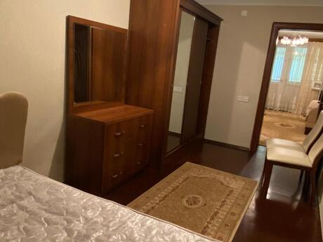 2 otaqlı köhnə tikili - İnşaatçılar m. - 60 m²