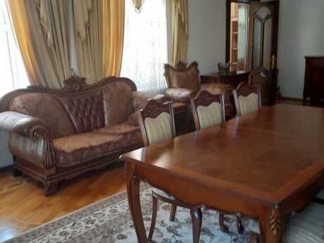 10 otaqlı həyət evi/bağ evi - Badamdar q. - 400 m²