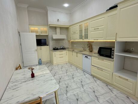 3-комн. новостройка - м. Ахмедлы - 140 м²