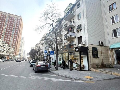 2 otaqlı köhnə tikili - 28 May m. - 45 m²