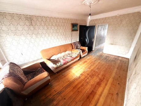 2 otaqlı köhnə tikili - 28 May m. - 45 m²