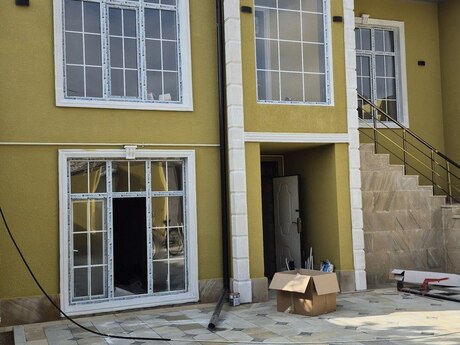 6 otaqlı həyət evi/bağ evi - Hövsan q. - 240 m²