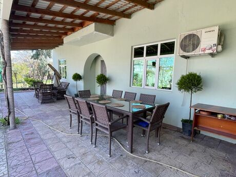 5 otaqlı həyət evi/bağ evi - Novxanı q. - 200 m²