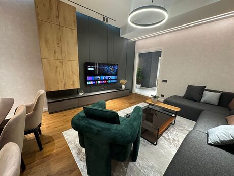 3-room apartment for rent, 138 m², Ağ şəhər: 2 500 ₼/mo 2