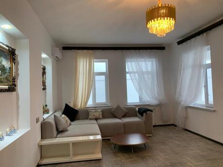 4 otaqlı həyət evi/bağ evi - Xəzər r. - 200 m²