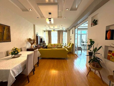 Объявление №6090474 - Баку, пос. Ясамал, 3-комн., 132 м², 12/20 этаж