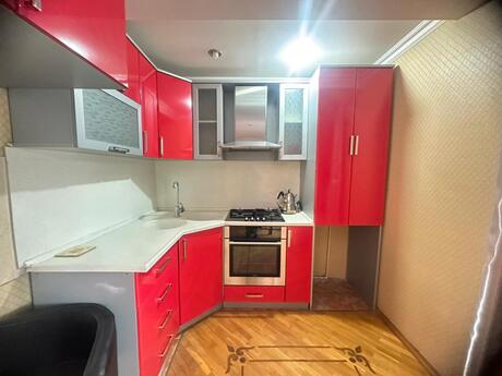 2 otaqlı köhnə tikili - Şah İsmayıl Xətai m. - 80 m²