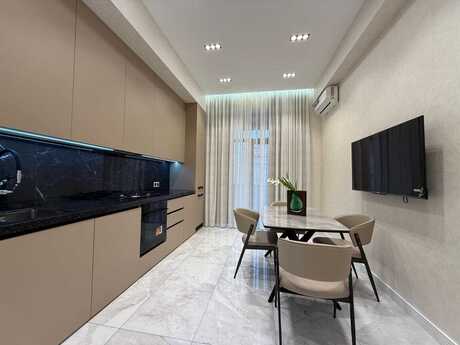 Kirayə 2 otaqlı mənzil, 100 m², 28 May: 2 000 ₼/ay 5