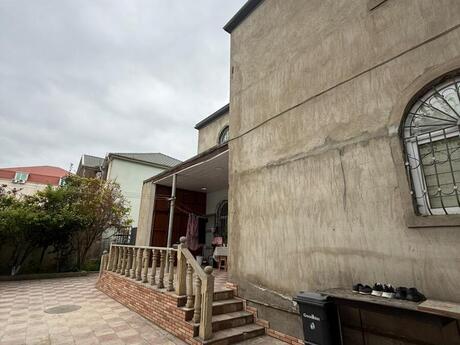 9 otaqlı həyət evi/bağ evi - Əhmədli m. - 300 m²