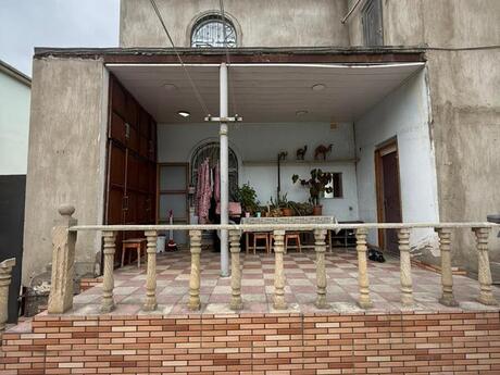9 otaqlı həyət evi/bağ evi - Əhmədli m. - 300 m²