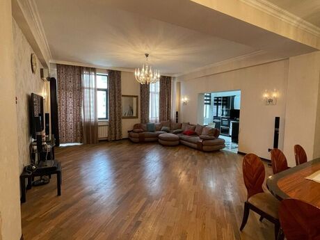 5 otaqlı yeni tikili - İnşaatçılar m. - 230 m²