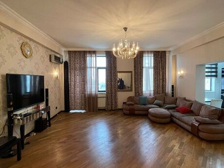 5 otaqlı yeni tikili - İnşaatçılar m. - 230 m²