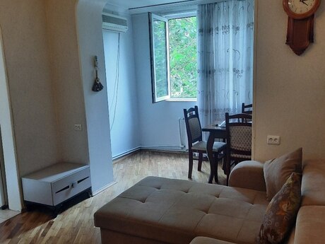 2 otaqlı köhnə tikili - İnşaatçılar m. - 50 m²