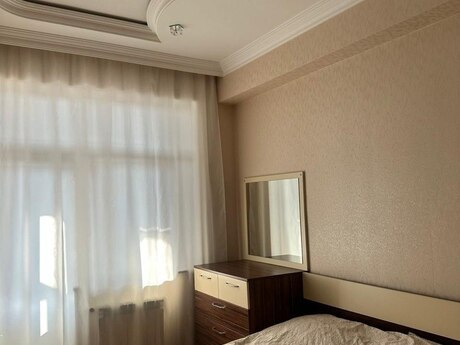 2-комн. новостройка - Насиминский  р. - 60 м²
