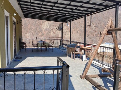 4 otaqlı həyət evi/bağ evi - Qax - 90 m²
