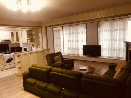 2 otaqlı köhnə tikili - İçəri Şəhər m. - 135 m²