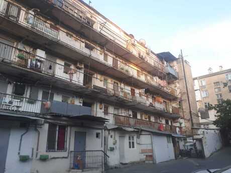 1 otaqlı köhnə tikili - Elmlər Akademiyası m. - 25 m²
