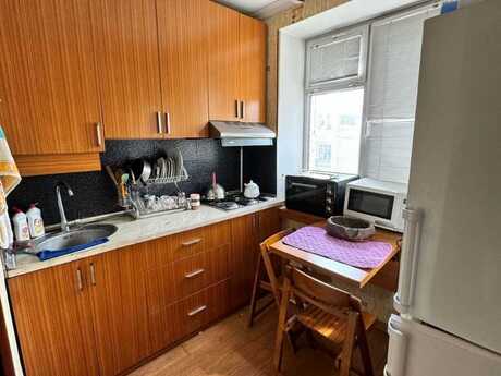 2 otaqlı köhnə tikili - 28 May m. - 60 m²