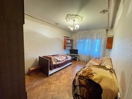 5 otaqlı köhnə tikili - Azadlıq Prospekti m. - 125 m²