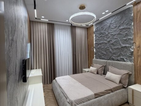 2-комн. новостройка - м. 28 мая - 83 м²