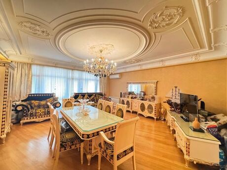 4 otaqlı yeni tikili - 28 May m. - 210 m²