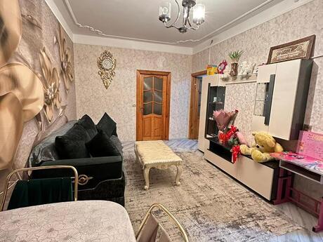 2 otaqlı köhnə tikili - 8 Noyabr m. - 60 m²