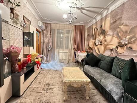 2 otaqlı köhnə tikili - 8 Noyabr m. - 60 m²