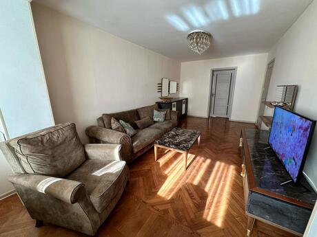 3-комн. вторичка - Ясамальский р. - 80 м²