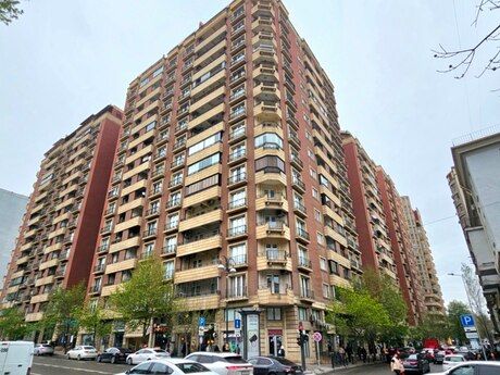 Elan №6092056 - Bakı, 28 May m., 3 otaqlı, 185 m², 10/14 mərtəbə
