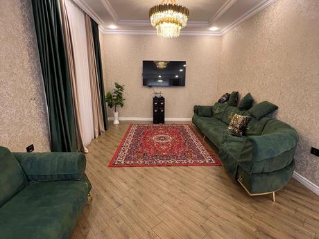 7 otaqlı həyət evi/bağ evi - Bakıxanov q. - 500 m²
