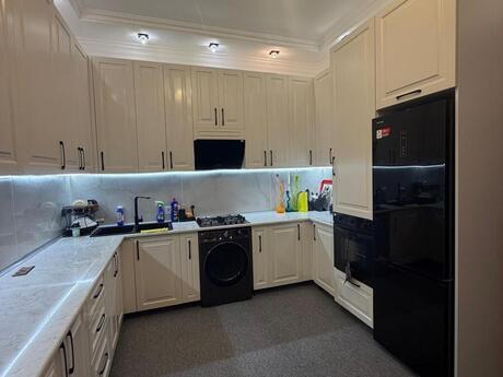 7 otaqlı həyət evi/bağ evi - Zığ q. - 193 m²