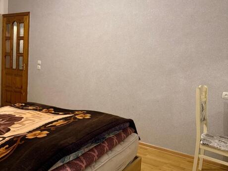 2 otaqlı köhnə tikili - Elmlər Akademiyası m. - 65 m²