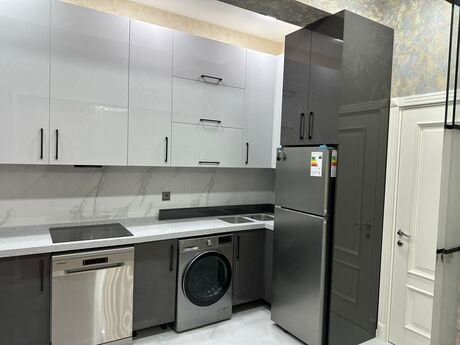 4 otaqlı yeni tikili - Ağ şəhər q. - 170 m²