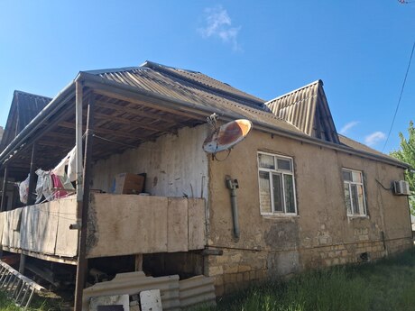 6 otaqlı həyət evi/bağ evi - Bakıxanov q. - 280 m²