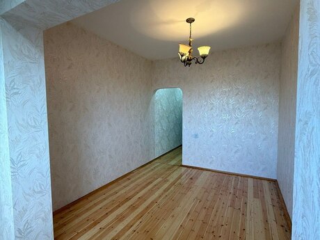 2 otaqlı köhnə tikili - Azadlıq Prospekti m. - 45 m²