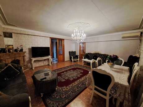 4 otaqlı köhnə tikili - İnşaatçılar m. - 95 m²