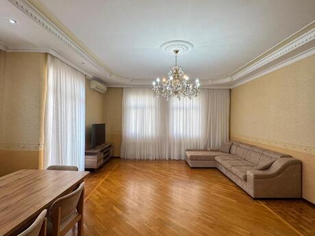 4 otaqlı yeni tikili - 8-ci mikrorayon q. - 160 m²
