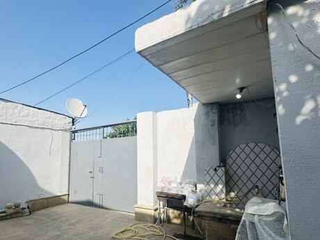 4 otaqlı həyət evi/bağ evi - Biləcəri q. - 90 m²