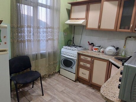 2 otaqlı köhnə tikili - Bakıxanov q. - 65 m²