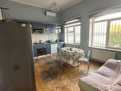 13 otaqlı həyət evi/bağ evi - Xətai r. - 500 m²